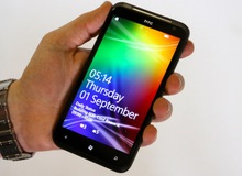 [Đánh giá] HTC Titan: Màn hình cực lớn cùng thiết kế mỏng ấn tượng