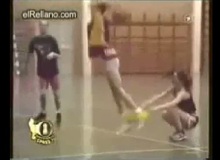 Cô nàng ngổ ngáo xinh đẹp