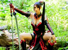 Nữ kiếm sỹ khiêu gợi trong cosplay Cabal