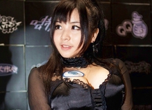 Ngắm người đẹp "vòng 1" tại hội chợ TGC 2011