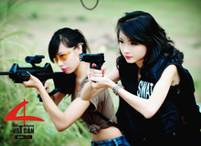 "Choáng" với vẻ lạnh lùng trong bộ cosplay Đột Kích