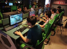 Chuyện lạ: Sửa cáp quang, chơi DOTA 2 lại ngon tại Việt Nam