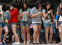 Người Việt dùng smartphone gần 3 tiếng một ngày