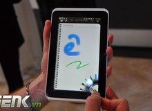 "Soi mói" HTC Flyer: Dùng bút trên màn hình cảm ứng điện dung?