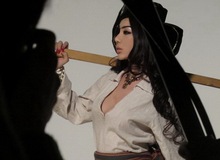 Người đẹp đóng vai nữ hải tặc nóng bỏng