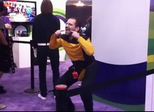 Fan Star Trek "quậy" sàn nhảy Kinect