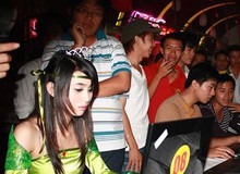 Các Hotgirl TLBB trong vòng vây game thủ