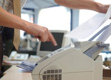 Chồng bị bắt, vợ ở nhà lừa cảnh sát bằng máy fax