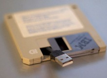 Trở về quá khứ với USB dạng... đĩa mềm