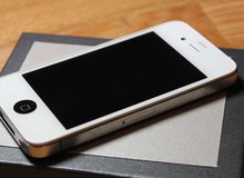 Thay màn hình cảm ứng cho iPhone 4 và 4S