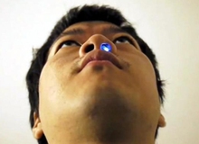 Gắn đèn LED cảm biến hơi thở trong hốc mũi