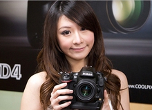 Người đẹp khoe dáng bên “hàng khủng” Nikon D4