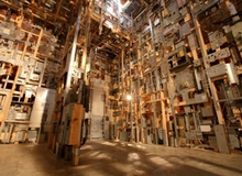 Căn phòng bí ẩn làm từ "xác" máy tính