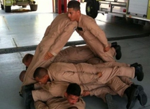 Những bức ảnh theo phong cách nằm sấp siêu "quái đản"