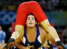 Những khoảnh khắc khó đỡ trong môn đấu vật