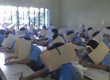 Những trò đùa cười vỡ bụng của sinh viên