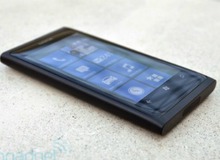 [Đánh giá] Nokia Lumia 800: Thiết kế sành điệu đi kèm Mango tuyệt đẹp