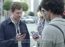 Quảng cáo mới của Samsung lại động đến Apple