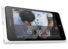Nokia vô tình tiết lộ Lumia 900 trắng