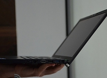 Trên tay Sony Vaio Z: Mỏng và nhẹ hơn cả Macbook Air