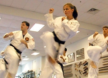 Choáng trước sức mạnh kỳ diệu và kinh hoàng của các võ sĩ Karate