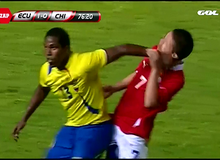 Màn "khổ nhục kế" thô thiển nhất trên sân cỏ