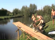 Kinh hãi với hậu quả của những trò chơi nguy hiểm