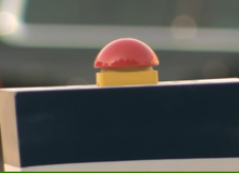 Màn quảng cáo siêu sáng tạo, như thật giữa quảng trường đông người