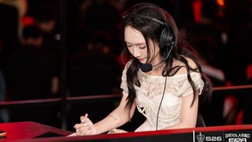 Cận cảnh nhan sắc nữ MC Esports làm việc 18 tiếng/ngày