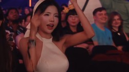 MC Mai Dora gây sốt trên sóng trực tiếp EWC nhờ nhan sắc rạng rỡ