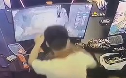 Game thủ đấm vỡ màn hình của quán net vì thua Đấu Trường Chân Lý, hành động sau đó còn khiến cộng đồng chán ghét cực độ