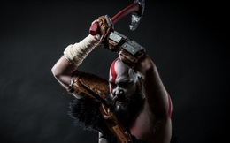 Fan cuồng God of War cosplay Kratos khiến nhiều người giật mình vì quá giống