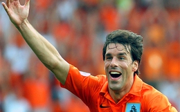 R. van Nistelrooy: Vị thần trong vòng cấm của FIFA Online 3