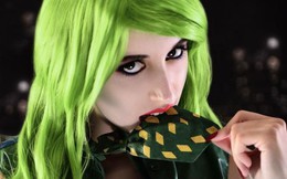 Nóng mắt với cosplay Joker phiên bản nữ: Quá gợi cảm!