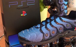 Thích mê với mẫu giày tự chế cực đỉnh của fan hâm mộ PlayStation số một nước Ý