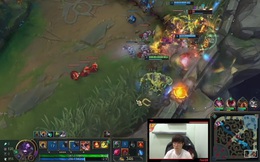 (Video Vietsub) Faker cosplay Wolf với Alistar Hỗ trợ combo max ping