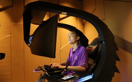 Cận cảnh chiếc ghế gaming trị giá trăm triệu của đại gia Hà Thành, trông như bê ra từ phim viễn tưởng