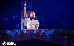 Nhạc sĩ nổi tiếng bị YouTube xóa kênh vì nghi ngờ đã đạo nhạc của… chính mình