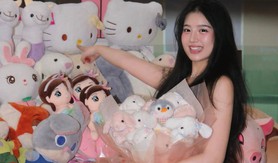 Khoảnh khắc "gắp thú bông" của hot girl xinh đẹp khiến người xem phải thốt lên "tuyệt đối điện ảnh"