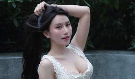 Không diện đồ tập nữa, "bạn thân" Lê Bống dịu keo với gu thời trang khác lạ
