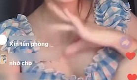 Biến tướng chiêu trò game tương tác khều donate, nữ TikToker tác động vòng 1 phản cảm gây bức xúc