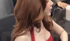 Nhan sắc "cam thường" đỉnh cao của DJ Mie trong video quay lén