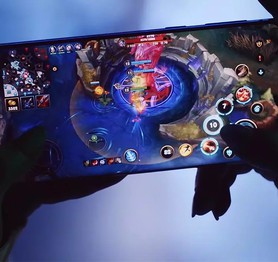Top smartphone cấu hình khủng không ngán “con game” nào, chấp tất cả bom tấn nặng nhất