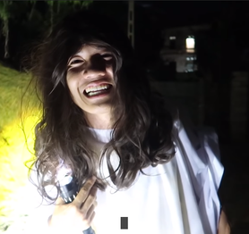 Giả làm "ma nữ" troll em gái, con trai bà Tân Vlog vẫn bị chỉ trích vì "nghịch dại", clip lộ rõ sự dàn dựng