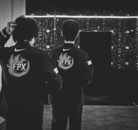 Doinb - Tian: Cùng là "tội đồ" ở CKTG 2021, kẻ thì được an ủi động viên, người lại bị chê giả tạo