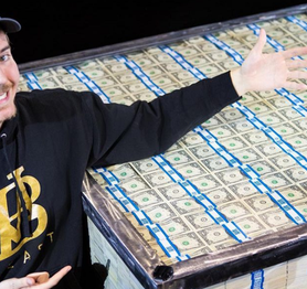 Cho người qua đường 2,3 tỷ rồi yêu cầu họ nghỉ việc, YouTuber "hợm hĩnh" sốc nặng trước phản ứng của ông sếp