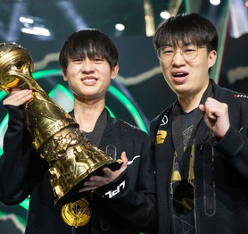 Một cánh én không níu nổi mùa xuân, ShowMaker gục khóc nhìn RNG đánh bại DWG KIA để đăng quang MSI 2021