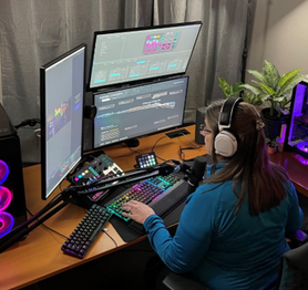 56 tuổi vẫn quẩy game FPS nhiệt, bà bác streamer cứ mỗi lần lên sóng lại hút tới gần trăm ngàn người theo dõi