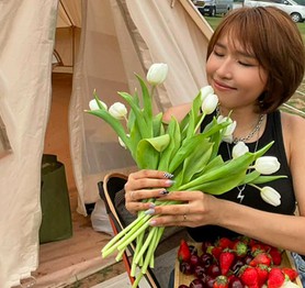 Lần đầu tiên “khoe" mẹ chồng trên Facebook, Uyên Pu nói một câu khiến fan đủ hiểu cuộc sống viên mãn cỡ nào