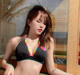 Hot girl "chị đẹp" được bạn trai tuyển thủ "cưng như trứng", có hành động cực ngọt giữa tin đồn rạn nứt